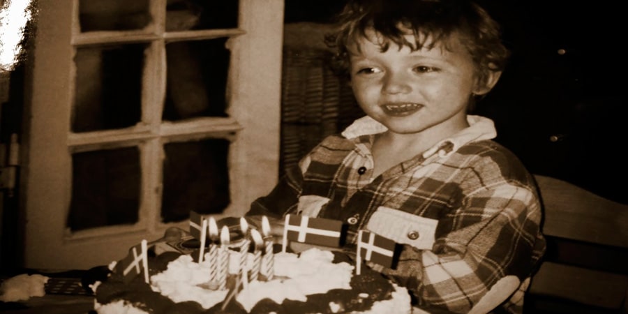 Gammelt billede af 10-årig dreng