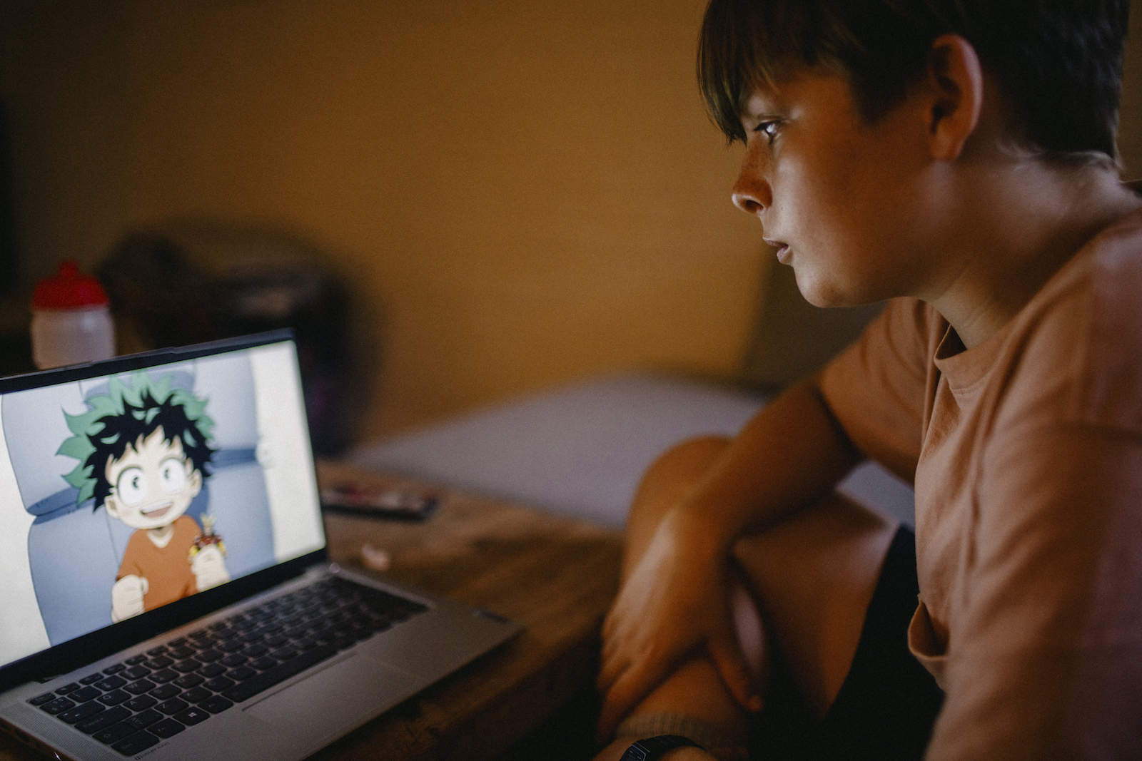 Dreng ser YouTube