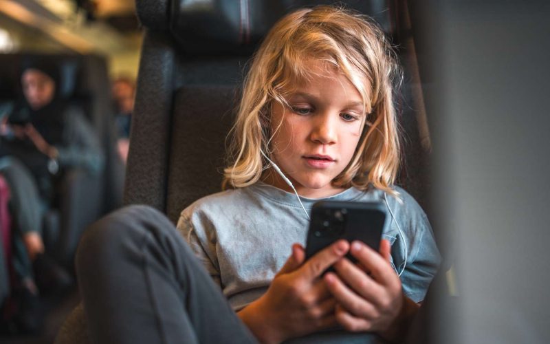 Sociale medier, digitalt liv, mobil, skærm